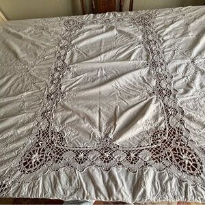 Vintage Battenberg Lace Cotton Table Cloth